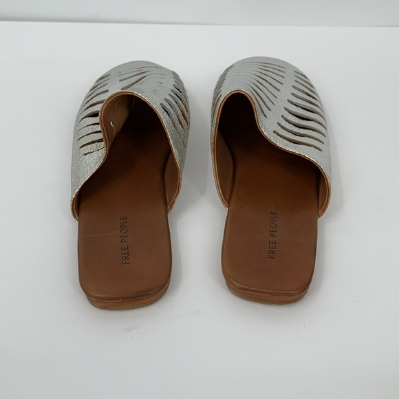 Free People Slice of Sun flat slide shoe mule silver metallic crinkle new 7.5 - Picture 6 of 7